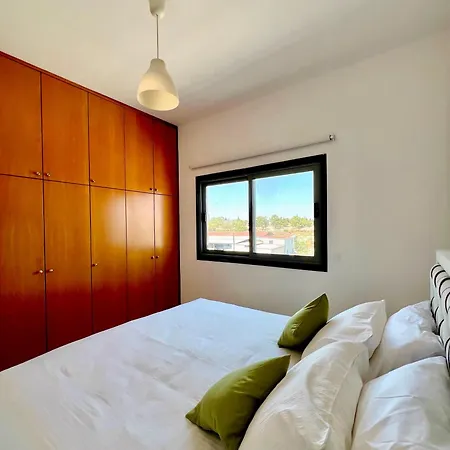 Mackenzie Lara 201 Larnaca