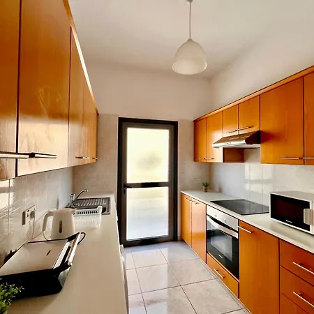 Mackenzie Lara 201 * Larnaca