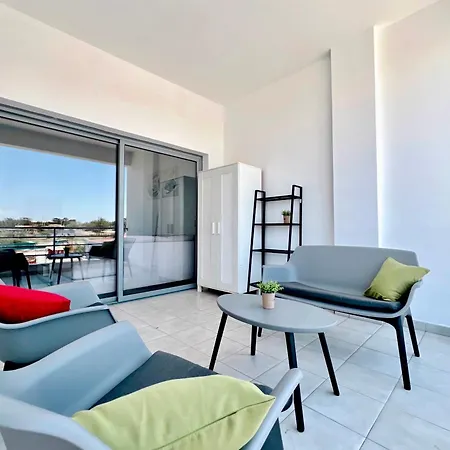 Apartman Mackenzie Lara 201