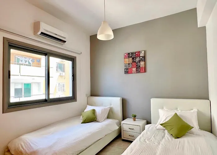 Mackenzie Lara 201 *