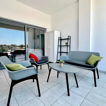 Mackenzie Lara 201 Apartmán *